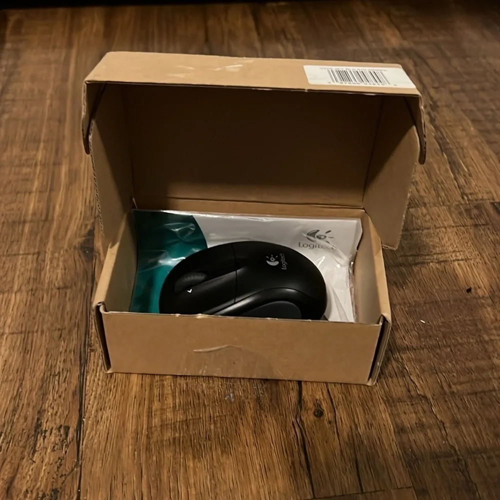 BNWT Logitech M330 SILENT PLUS Wireless Mouse